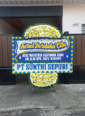 Papan Bunga Duka di Turi