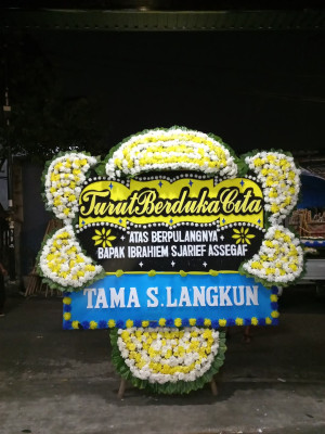 Papan Bunga Duka di Turi